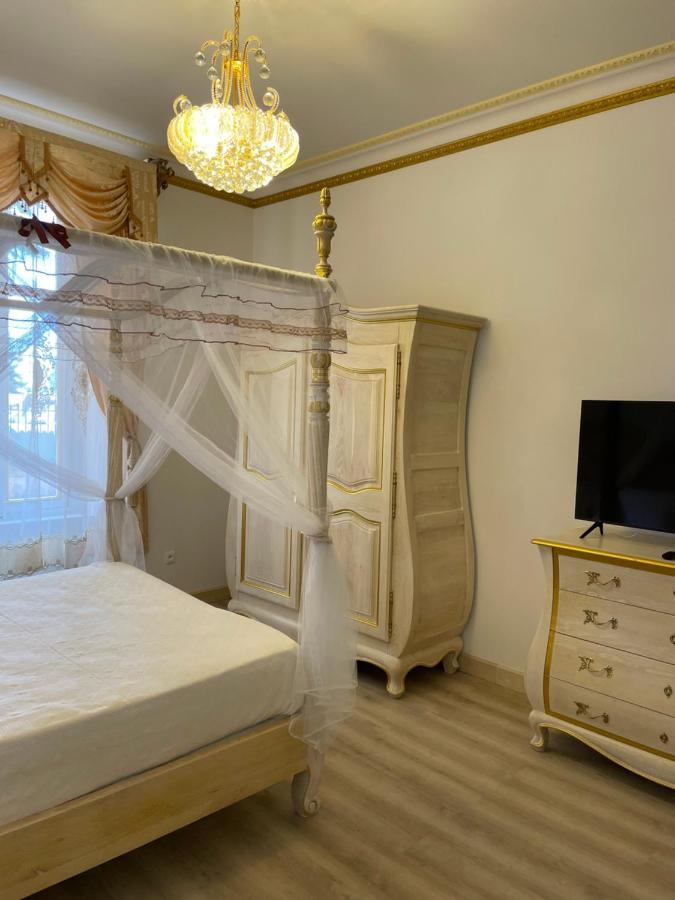 Chambre A Baldaquin Maison De L'Eglise Du Couvent ナルボンヌ エクステリア 写真