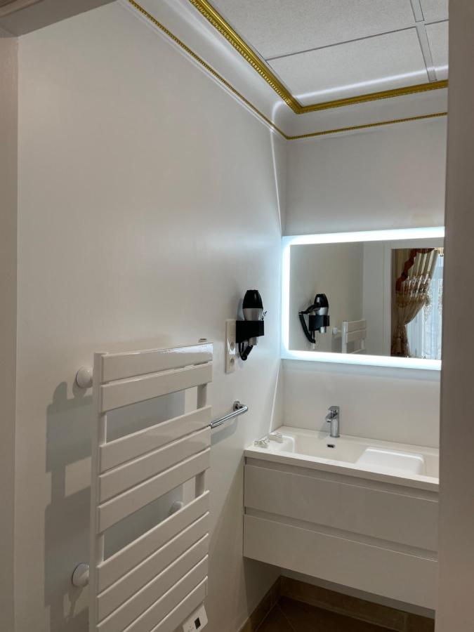 Chambre A Baldaquin Maison De L'Eglise Du Couvent ナルボンヌ エクステリア 写真