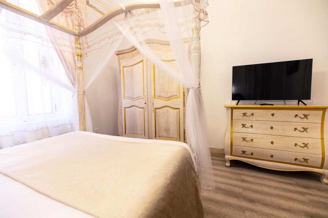Chambre A Baldaquin Maison De L'Eglise Du Couvent ナルボンヌ エクステリア 写真