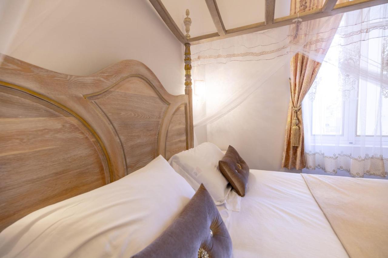 Chambre A Baldaquin Maison De L'Eglise Du Couvent ナルボンヌ エクステリア 写真