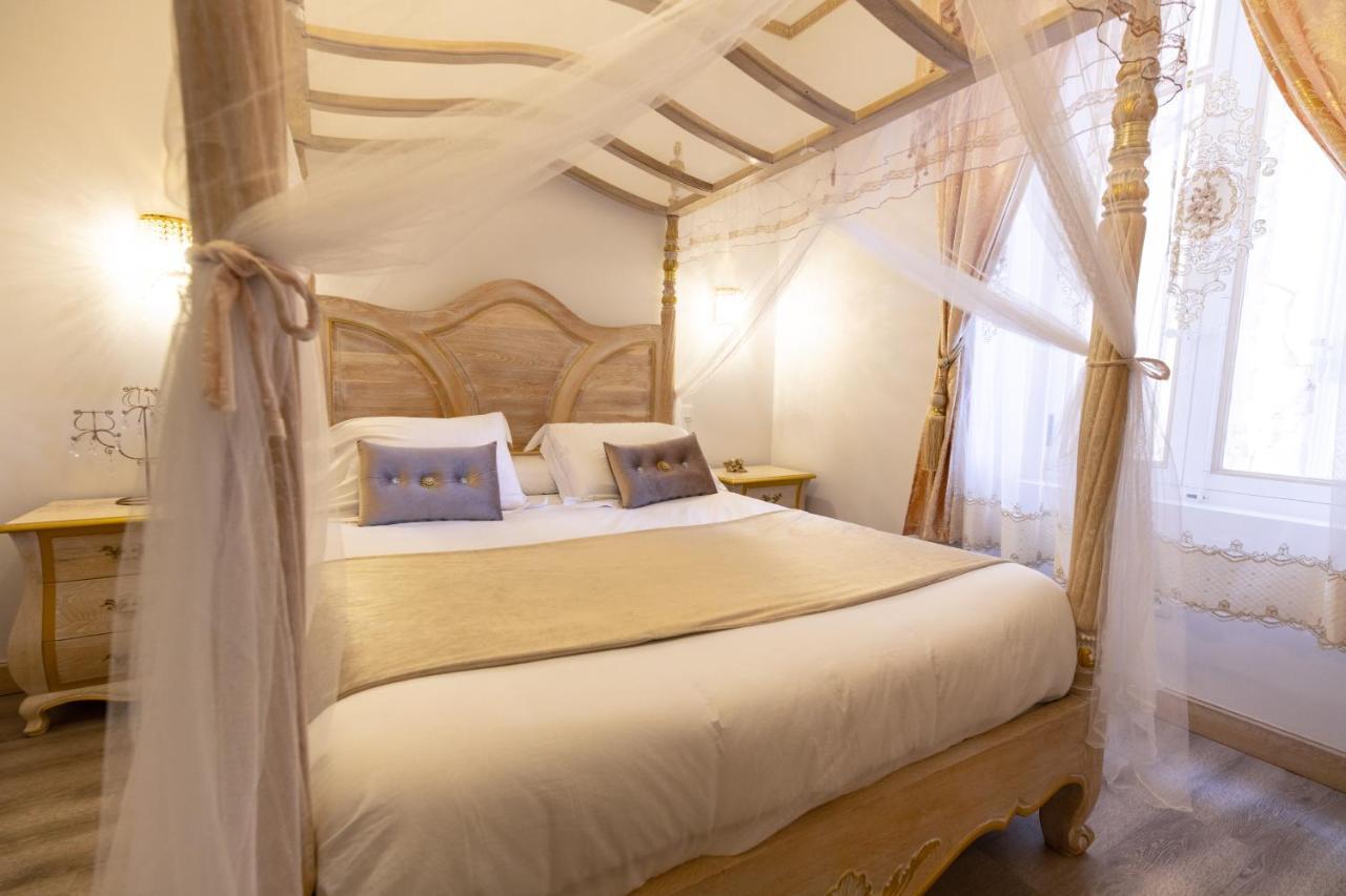 Chambre A Baldaquin Maison De L'Eglise Du Couvent ナルボンヌ エクステリア 写真